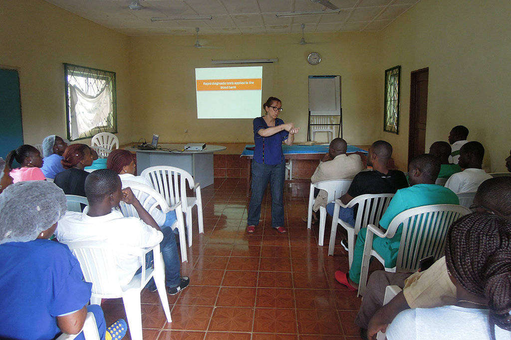 Training of local staff at the Lunsar Hospital, Sierra Leone